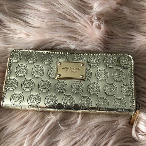 Michael Kors Gold Metallic Wallet - Picture 1 of 3
